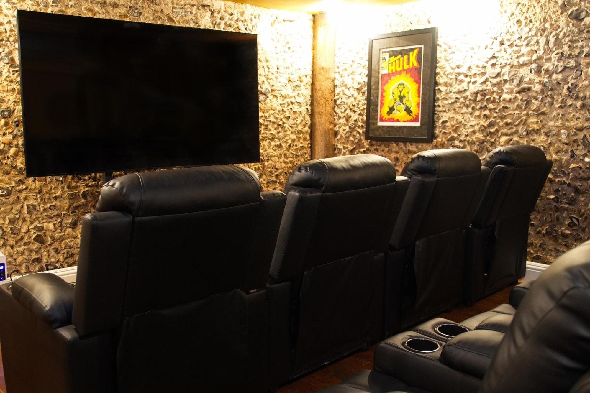 Huge Deluxe 600 Year Old Essex Manor, Hot Tub, Cinema Room, Sky Tv Saffron Walden Kültér fotó